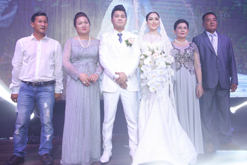 Vợ chồng Tuấn Hưng mừng đám cưới Lâm Vũ và người đẹp Việt kiều