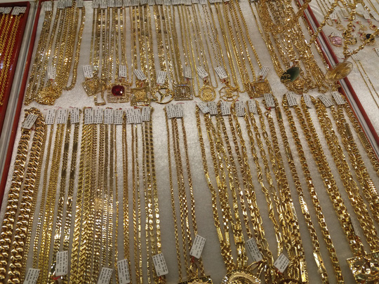 Ai đang điều khiển giá vàng trong nước?