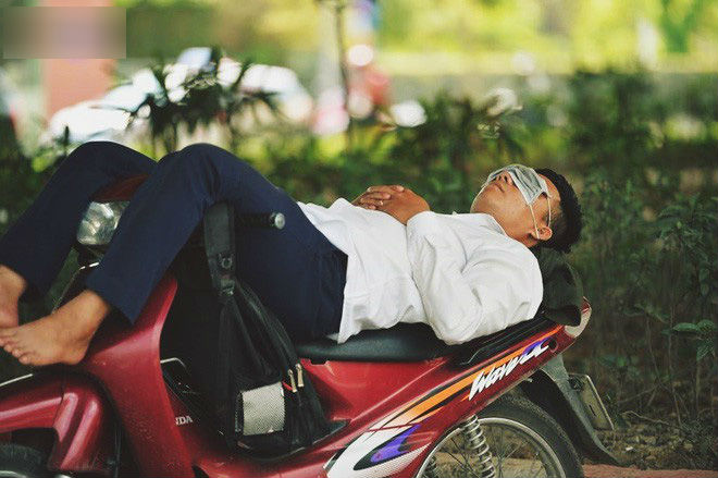 Nhọc nhằn bước chân mưu sinh của những người lao động nghèo dưới nắng nóng Hà Nội Nhọc nhằn bước chân mưu sinh của những người lao động nghèo dưới nắng nóng Hà Nội