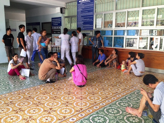 Nắng nóng, trẻ nhỏ liên tục nhập viện