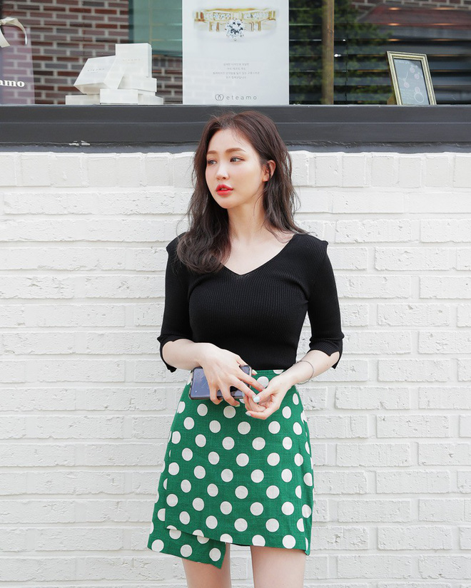 Thỏa mãn mọi cá tính và gu ăn mặc, chẳng trách váy bất đối xứng khiến bao quý cô mê mẩn rồi muốn diện cho bằng được Thỏa mãn mọi cá tính và gu ăn mặc, chẳng trách váy bất đối xứng khiến bao quý cô mê mẩn rồi muốn diện cho bằng được
