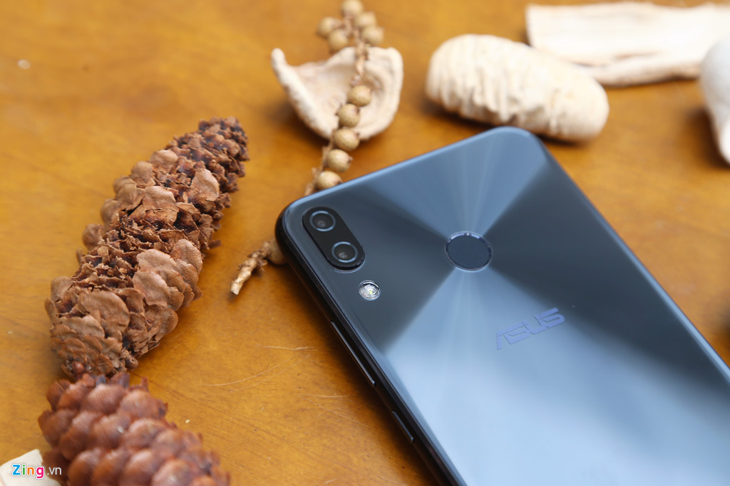 Zenfone 5 2018 về Việt Nam với giá 8 triệu đồng
