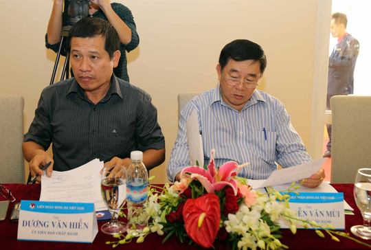 Cuộc họp đầy dung tục của quan chức VPF và VFF