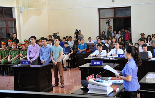 Xét xử vụ 8 bệnh nhân chạy thận tử vong: Khai theo ý điều tra viên?