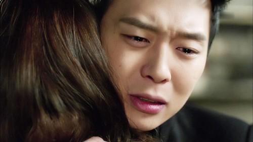 Choáng váng trước lời tự thú của chồng về những clip ghi lại cảnh vợ chồng ân ái