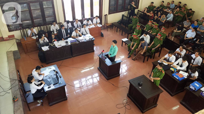 Lời khai của 2 bác sĩ gây bất lợi cho bác sĩ Lương trong vụ thảm họa chạy thận ở Hòa Bình