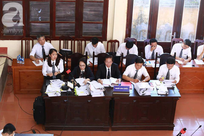 Lời khai của 2 bác sĩ gây bất lợi cho bác sĩ Lương trong vụ thảm họa chạy thận ở Hòa Bình