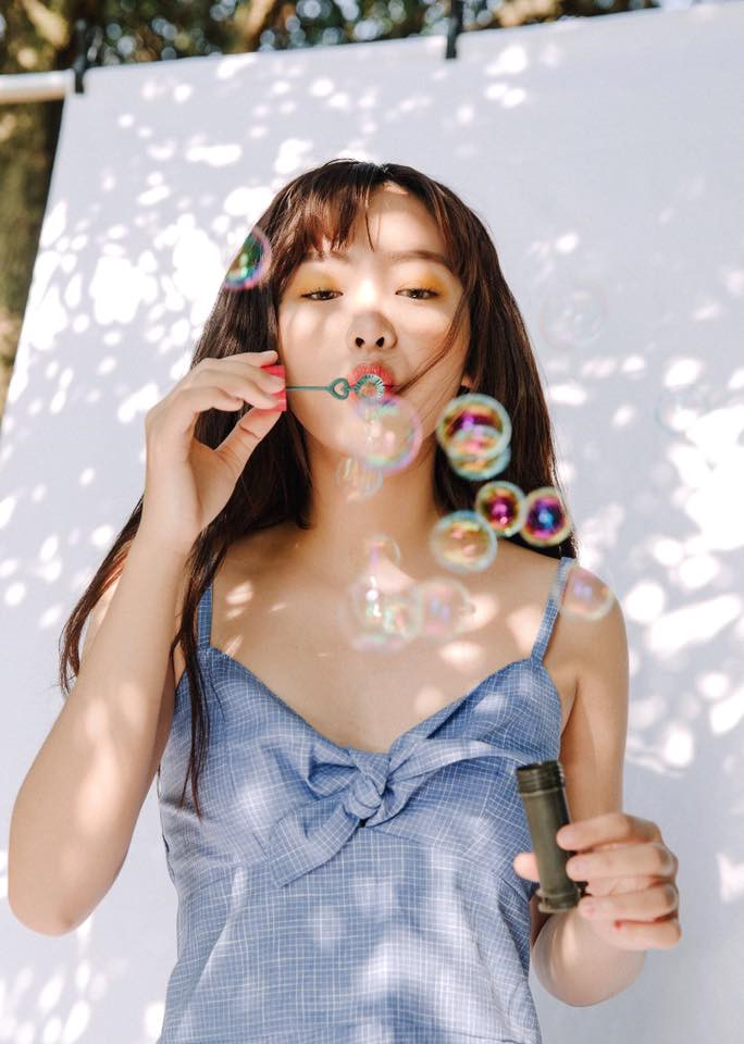 Nữ chính xinh đẹp trong MV mới của Isaac là ai?