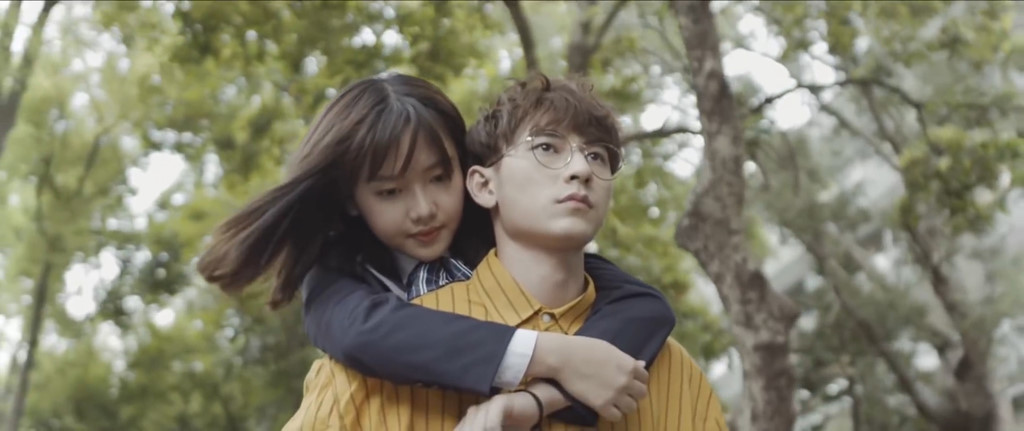 Nữ chính xinh đẹp trong MV mới của Isaac là ai?