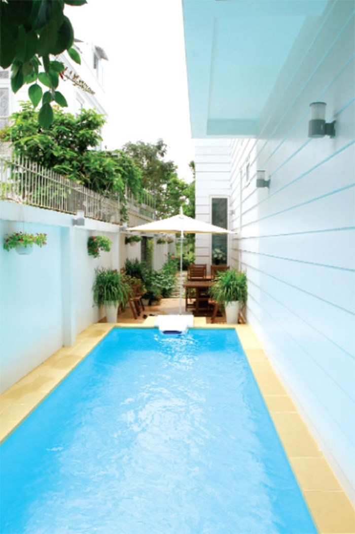 Bình dị, chân đất ai ngờ MC Quyền Linh sở hữu biệt thự khủng triệu đô