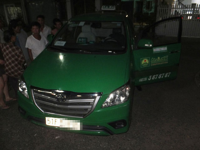 Phát hiện tài xế taxi chết bất thường trên ghế lái
