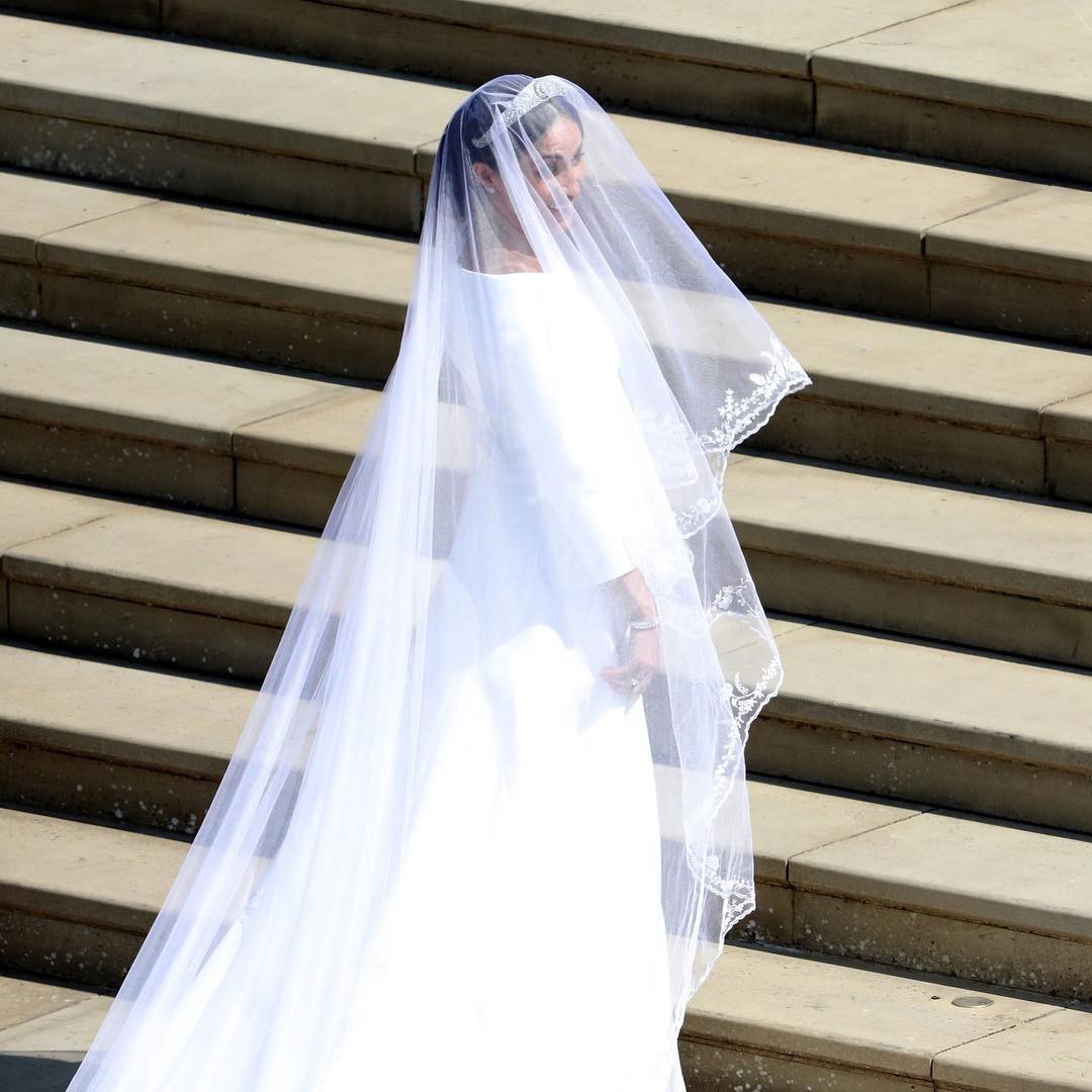 Tân Công nương Meghan Markle chọn váy đơn giản của Givenchy chứ không phải mẫu váy lộng lẫy 3 tỷ như đồn đoán Tân Công nương Meghan Markle chọn váy đơn giản của Givenchy chứ không phải mẫu váy lộng lẫy 3 tỷ như đồn đoán