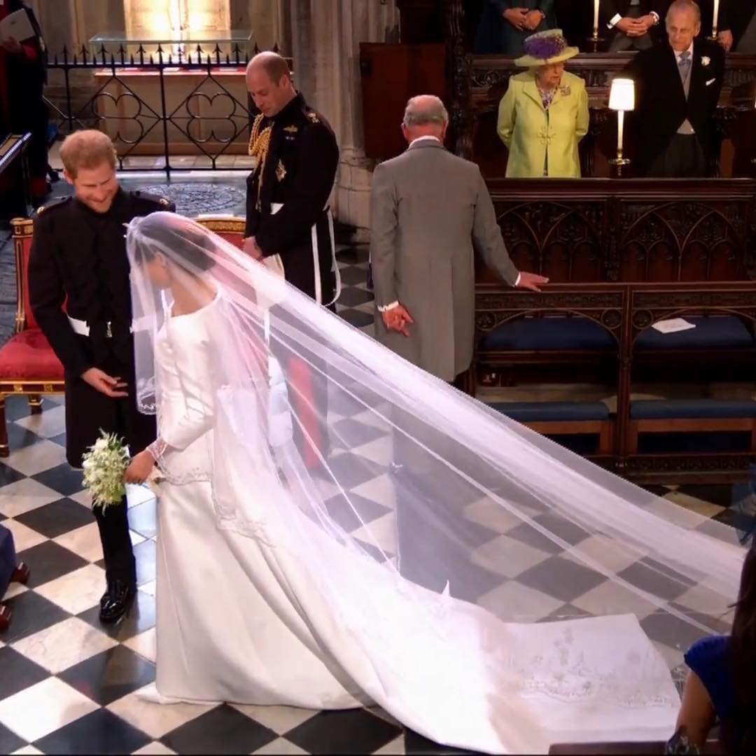 Tân Công nương Meghan Markle chọn váy đơn giản của Givenchy chứ không phải mẫu váy lộng lẫy 3 tỷ như đồn đoán Tân Công nương Meghan Markle chọn váy đơn giản của Givenchy chứ không phải mẫu váy lộng lẫy 3 tỷ như đồn đoán