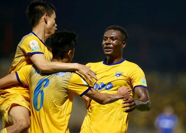 Thanh Hóa cắt chuỗi thắng sân nhà của Quảng Ninh