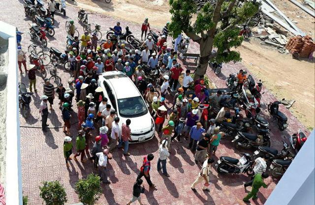 Sự thật vụ 500 người vây ráp hai người nghi bắt cóc trẻ em