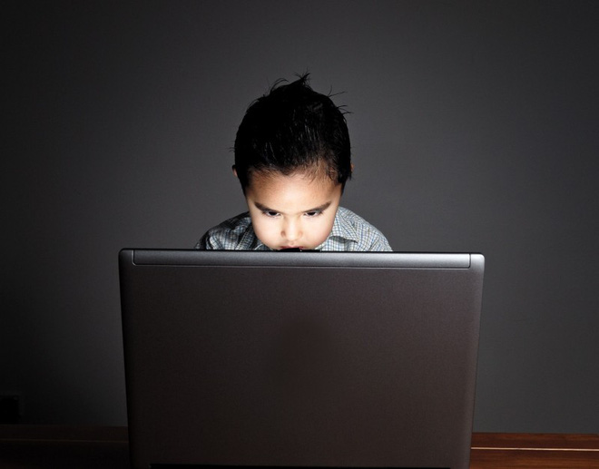 6 học sinh tiểu học xâm hại 1 bé gái 8 tuổi - lời cảnh tỉnh bố mẹ về mối nguy hại của những hình ảnh k.h.i.ê.u d.â.m