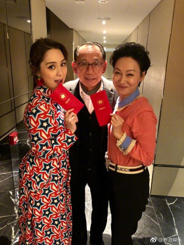 Sau 10 năm đau đớn vì ảnh nóng với Trần Quán Hy, Chung Hân Đồng sẽ chính thức lên xe hoa vào tuần sau