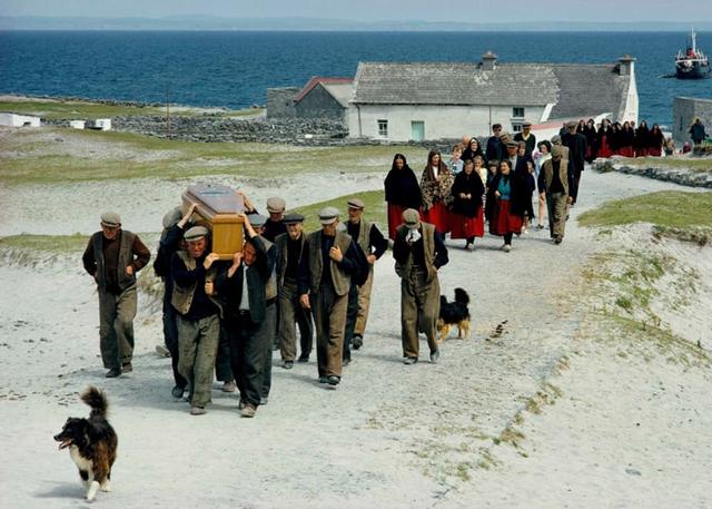 Hòn đảo kỳ lạ nơi nam nữ quan hệ không được phép cởi đồ lót