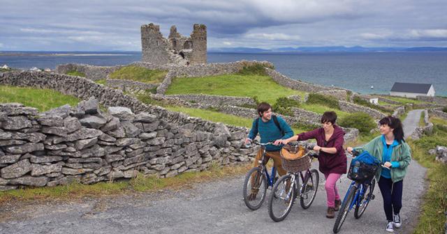 Hòn đảo kỳ lạ nơi nam nữ quan hệ không được phép cởi đồ lót