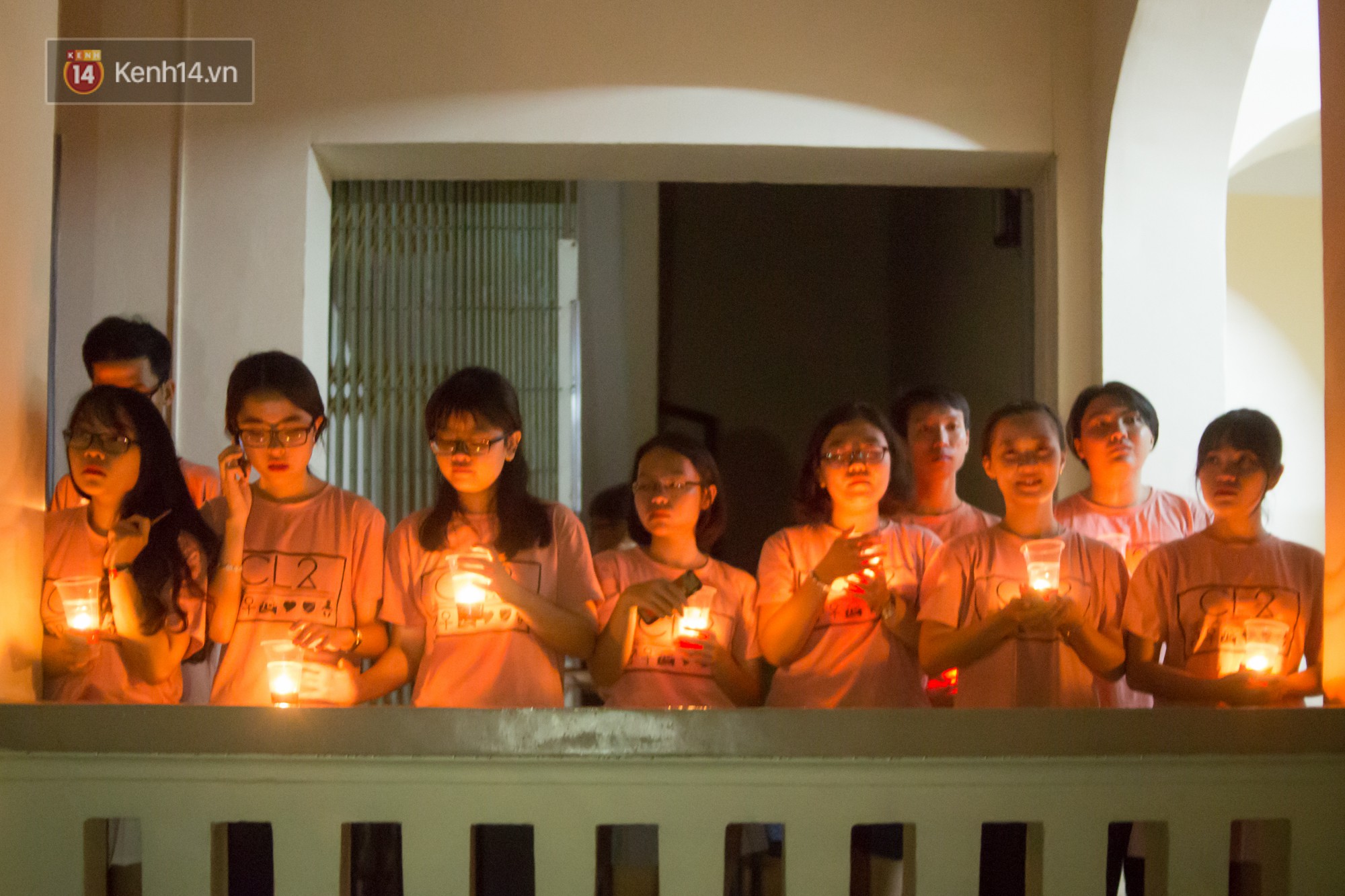 Ngày ra trường của teen Lê Hồng Phong: Nụ cười và nước mắt, bạn tôi ơi xin bên nhau thêm chút nữa! Ngày ra trường của teen Lê Hồng Phong: Nụ cười và nước mắt, bạn tôi ơi xin bên nhau thêm chút nữa!