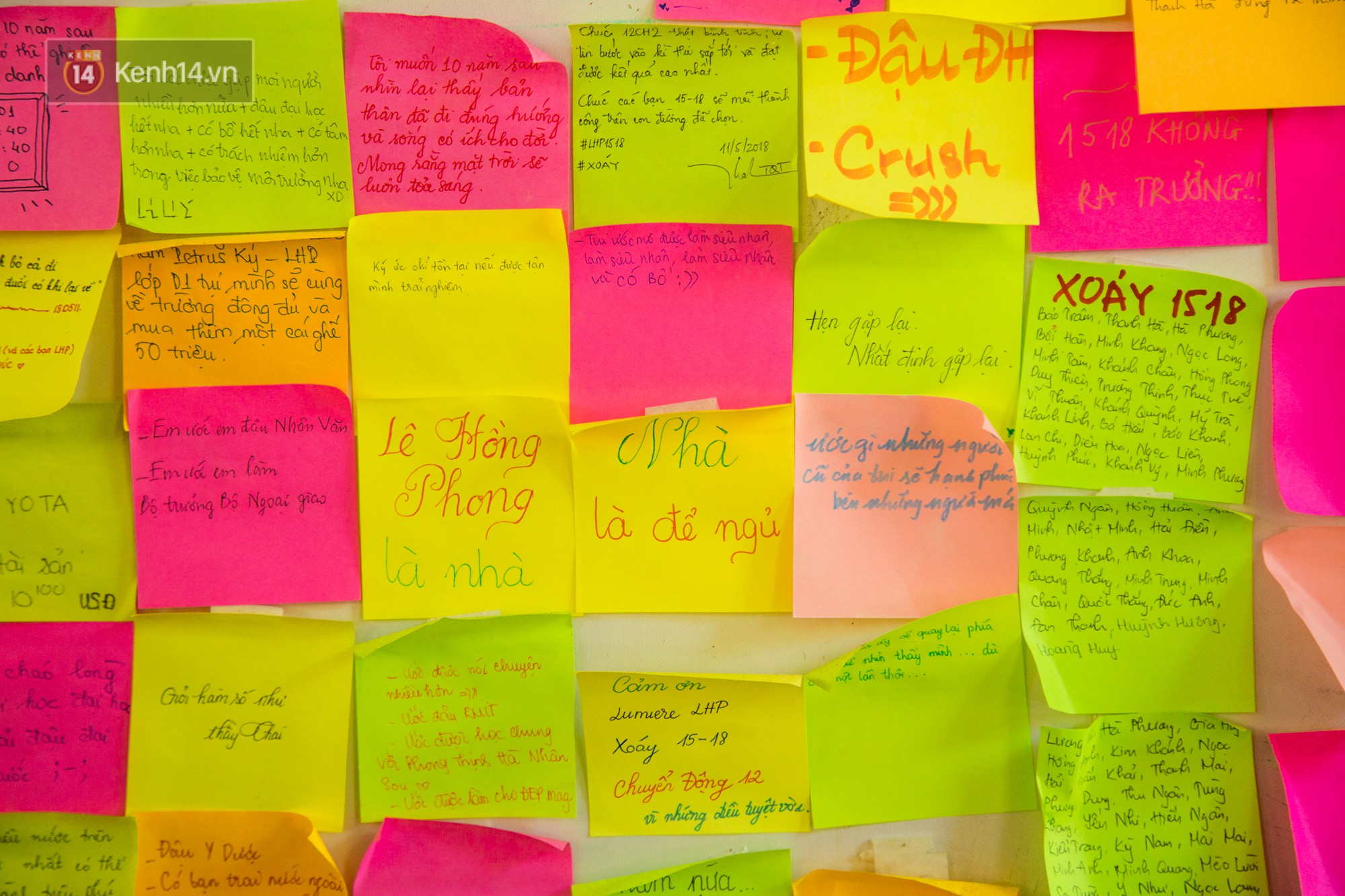 Ngày ra trường của teen Lê Hồng Phong: Nụ cười và nước mắt, bạn tôi ơi xin bên nhau thêm chút nữa!