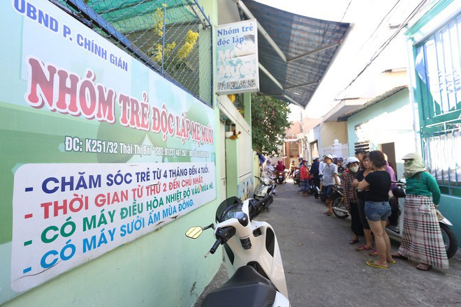 Đóng cửa nhóm trẻ bạo hành trẻ dã man ở Đà Nẵng, hàng chục phụ huynh bức xúc kéo đến kể tội