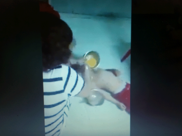 Công an làm việc với chủ cơ sở trong clip bạo hành trẻ gây phẫn nộ