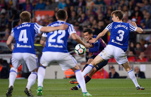 Coutinho lập công, Barca thắng trong ngày nâng Cup La Liga