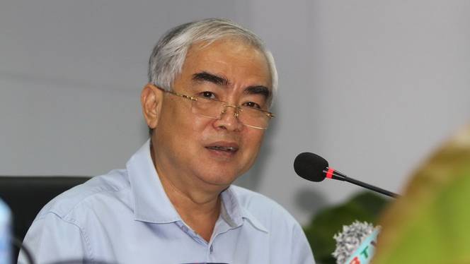 Bóng đá Việt vỡ lở đường dây liên minh: Ai bao che ai?