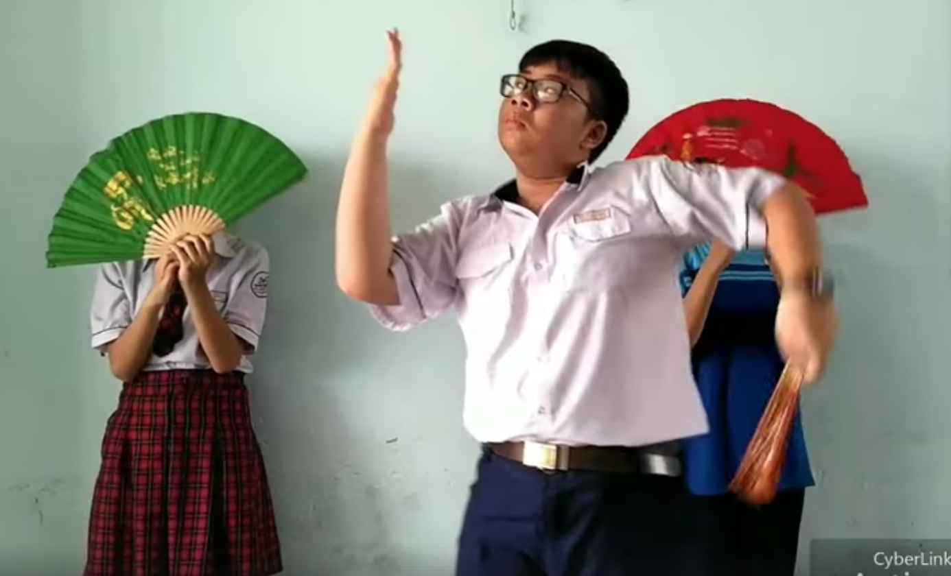 Nam sinh Sài Gòn bị Bích Phương nhập, đóng MV parody Bùa yêu múa cực dẻo
