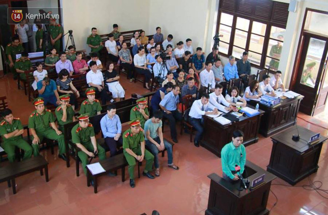 Người nhà nạn nhân vụ chạy thận 9 người chết: 3 lần họ gọi bảo đưa chồng tôi về nhà, sau đó họ bắt tôi vào phòng kín ký đơn không được kiện cáo gì