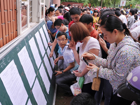 Phụ huynh sẵn sàng chi trăm triệu đồng chạy trường cho con