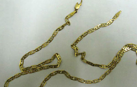 Vợ của một Phó bí thư Tỉnh ủy bị giật dây chuyền