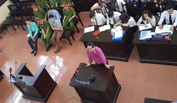 Xét xử BS Lương: Điều dưỡng bất ngờ khai ghi thêm biên bản theo chỉ đạo