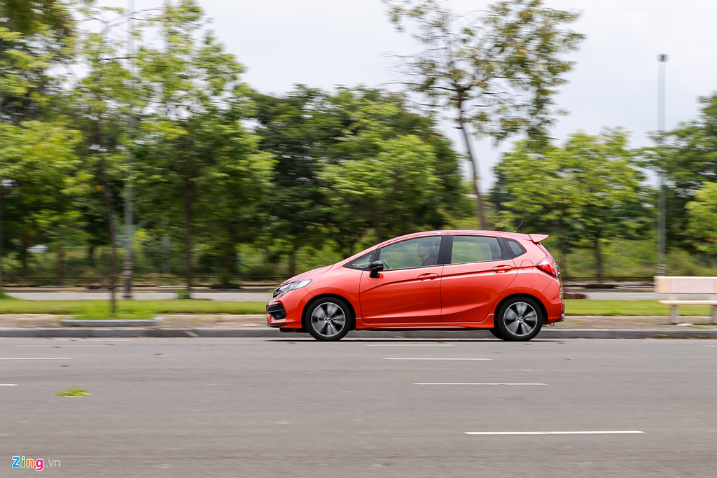 Cảm nhận Honda Jazz: Xe nhập nhỏ gọn cho phụ nữ Cảm nhận Honda Jazz: Xe nhập nhỏ gọn cho phụ nữ