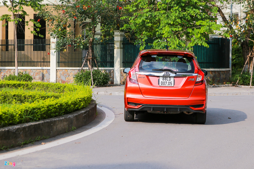 Cảm nhận Honda Jazz: Xe nhập nhỏ gọn cho phụ nữ Cảm nhận Honda Jazz: Xe nhập nhỏ gọn cho phụ nữ
