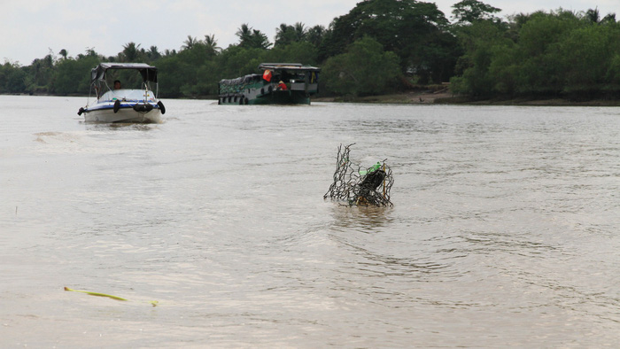 800 tỉ đổ xuống kênh Chợ Gạo, tàu vẫn... mắc cạn