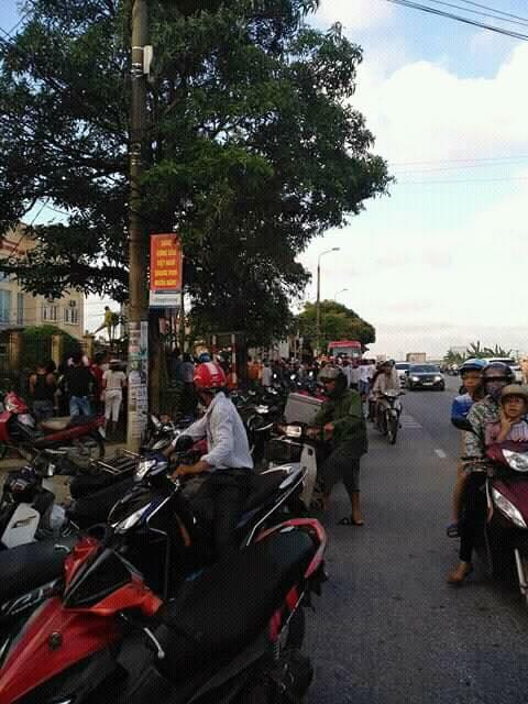 Người đàn ông leo lên cột điện tự tử bị cả làng chửi vì làm mất điện ngày nắng nóng