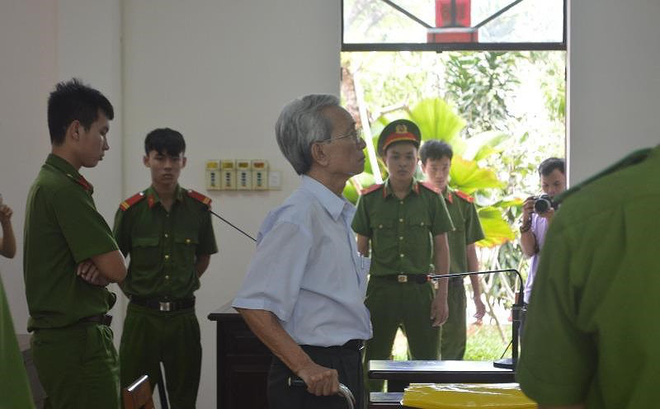 Xem xét khai trừ Đảng với ông Nguyễn Khắc Thủy dâm ô trẻ em