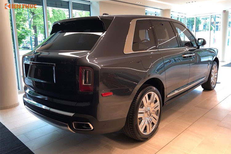 Soi Rolls-Royce Cullinan 41,2 tỷ sắp về tay đại gia Việt