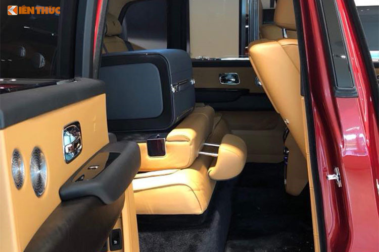 Soi Rolls-Royce Cullinan 41,2 tỷ sắp về tay đại gia Việt