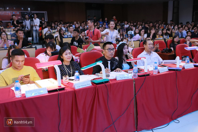 Cặp đôi trai tài gái sắc đăng quang Nam vương và Hoa khôi của HV Tài chính Cặp đôi trai tài gái sắc đăng quang Nam vương và Hoa khôi của HV Tài chính