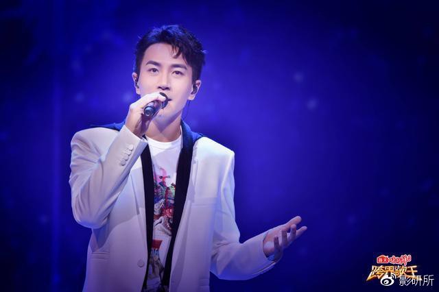 Lưu Khải Uy viết tâm thư cho con gái nhưng bị coi đang tẩy trắng scandal quỵt tiền cùng Dương Mịch Lưu Khải Uy viết tâm thư cho con gái nhưng bị coi đang tẩy trắng scandal quỵt tiền cùng Dương Mịch