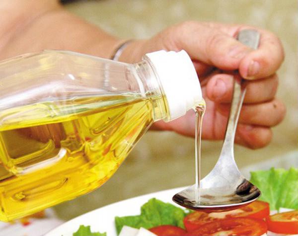 Nấu nướng nhất định phải biết lúc vô cùng thích hợp để thêm dầu ăn vào giúp món ăn ngon xuất sắc