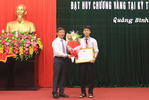 Đỗ ĐH số 1 thế giới, giành 2 HCV Olympic Quốc tế, 9x Quảng Bình lại vừa nhận Huân chương Lao động hạng Ba của Chủ tịch nước Đỗ ĐH số 1 thế giới, giành 2 HCV Olympic Quốc tế, 9x Quảng Bình lại vừa nhận Huân chương Lao động hạng Ba của Chủ tịch nước