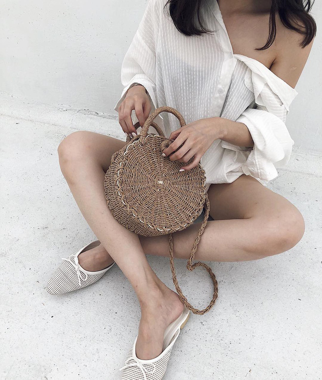 Túi cói năm nay xinh quá, chọn kiểu gì cũng đẹp và tiện hết sức Túi cói năm nay xinh quá, chọn kiểu gì cũng đẹp và tiện hết sức