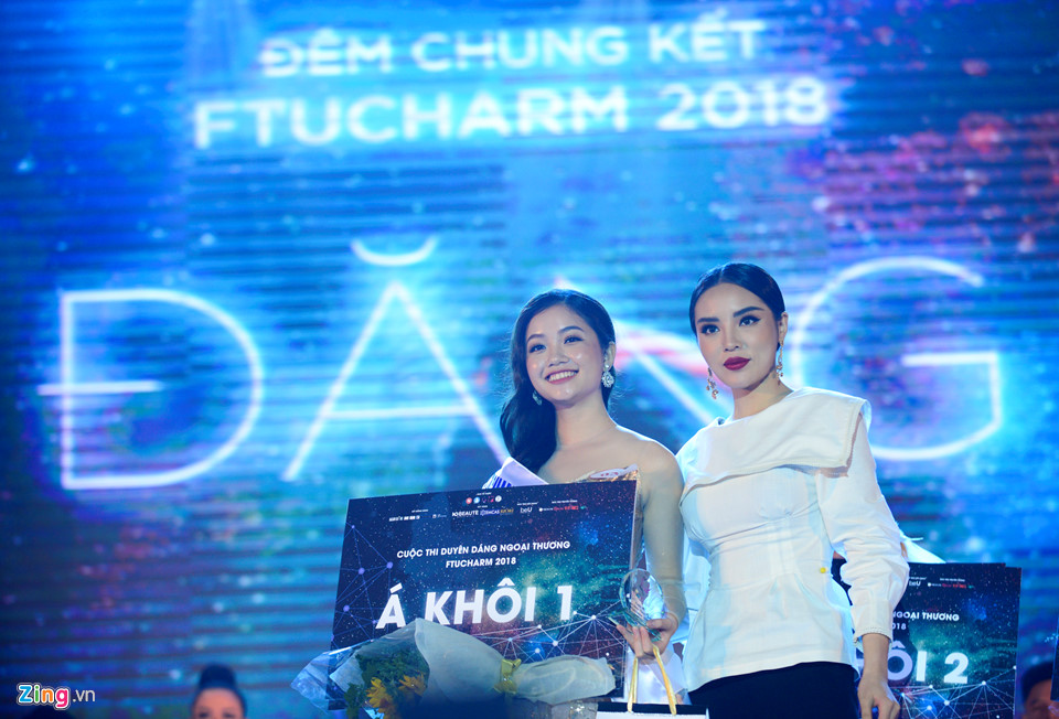 Nữ sinh từng nặng 90 kg trở thành Hoa khôi Ngoại thương 2018