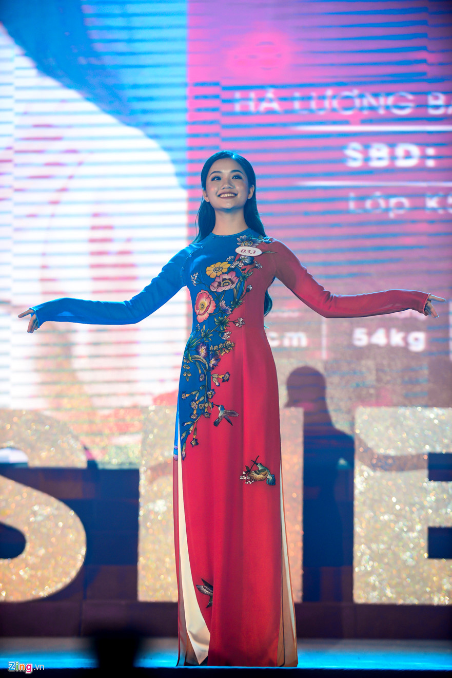 Nữ sinh từng nặng 90 kg trở thành Hoa khôi Ngoại thương 2018