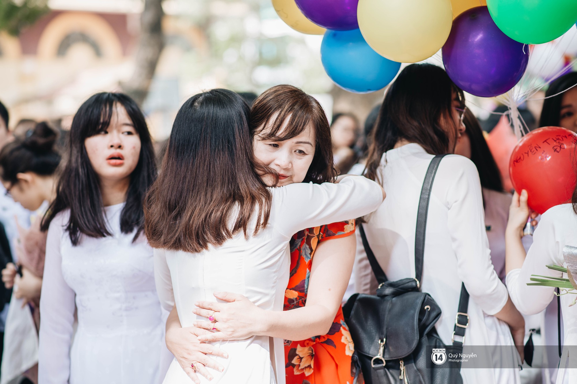 Đặc sản lễ bế giảng trường Phan Đình Phùng: Cả một trời trai xinh gái đẹp