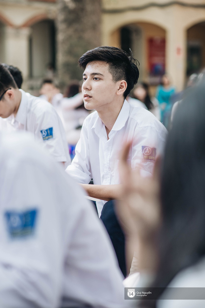 Đặc sản lễ bế giảng trường Phan Đình Phùng: Cả một trời trai xinh gái đẹp Đặc sản lễ bế giảng trường Phan Đình Phùng: Cả một trời trai xinh gái đẹp